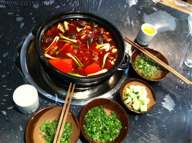 红汤羊肉汤锅.jpg