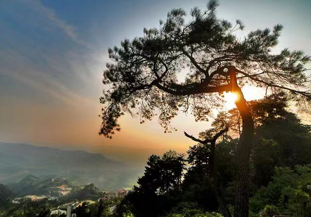 圣灯山.jpg 圣灯山.jpg