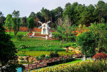 学生余永利铁山坪公园.png 学生余永利铁山坪公园.png